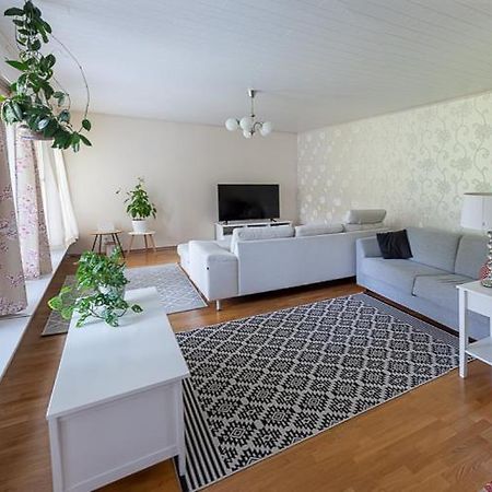 Omakotitalo Keskustan Laehellae Apartment โยเอนซู ภายนอก รูปภาพ