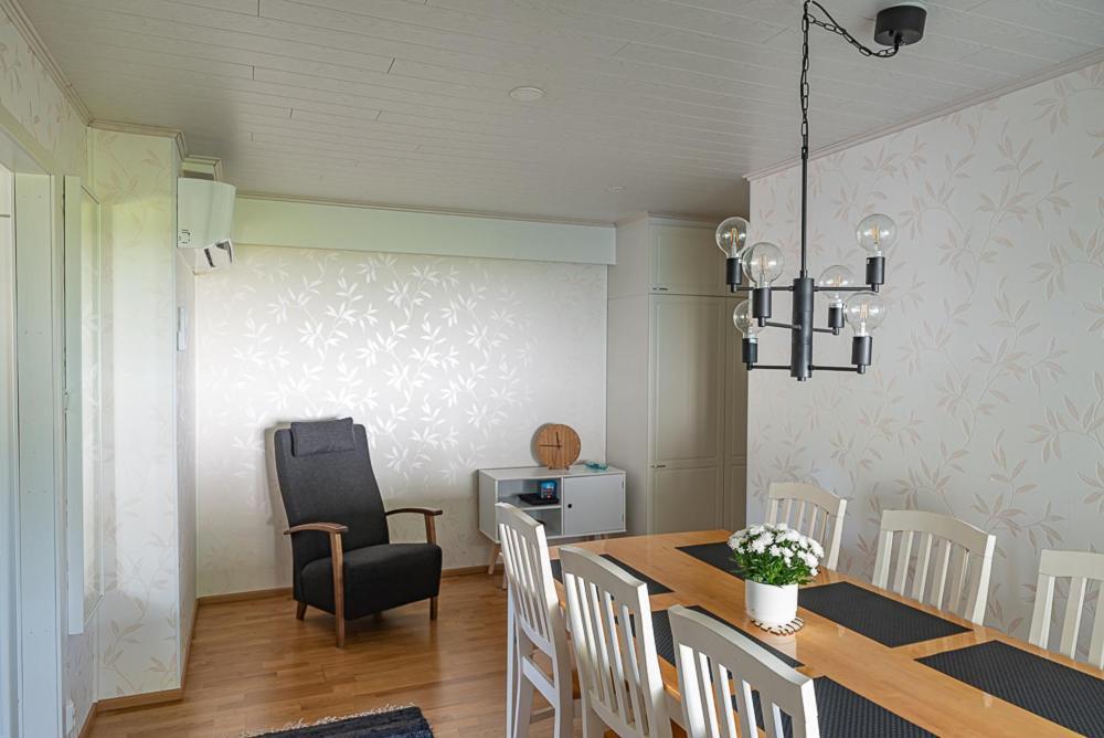Omakotitalo Keskustan Laehellae Apartment โยเอนซู ภายนอก รูปภาพ